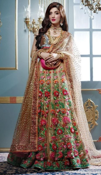 CREAM HEAVY EMBROIDERED ATTRACTIVE PAKISTANI PARTY WEAR LEHENGA CHOLI AND DUPATTA SET MS 1877