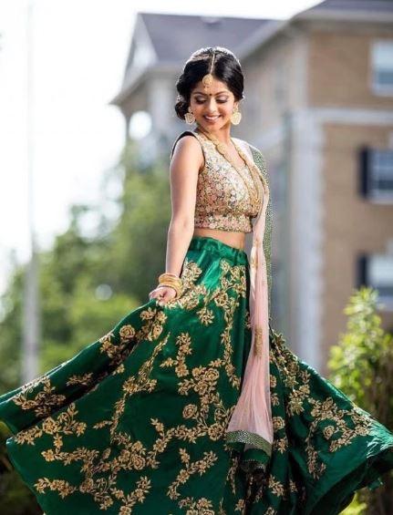 DARK GREEN EMBROIDERED ATTRACTIVE PARTY WEAR LEHENGA CHOLI AND DUPATTA